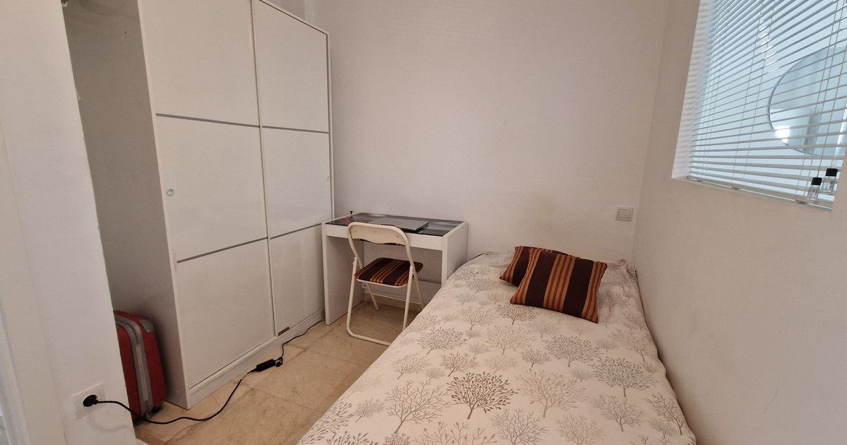 Wohnung in mittlerer Etage in Nueva Andalucía, Nueva Andalucía, 12/12