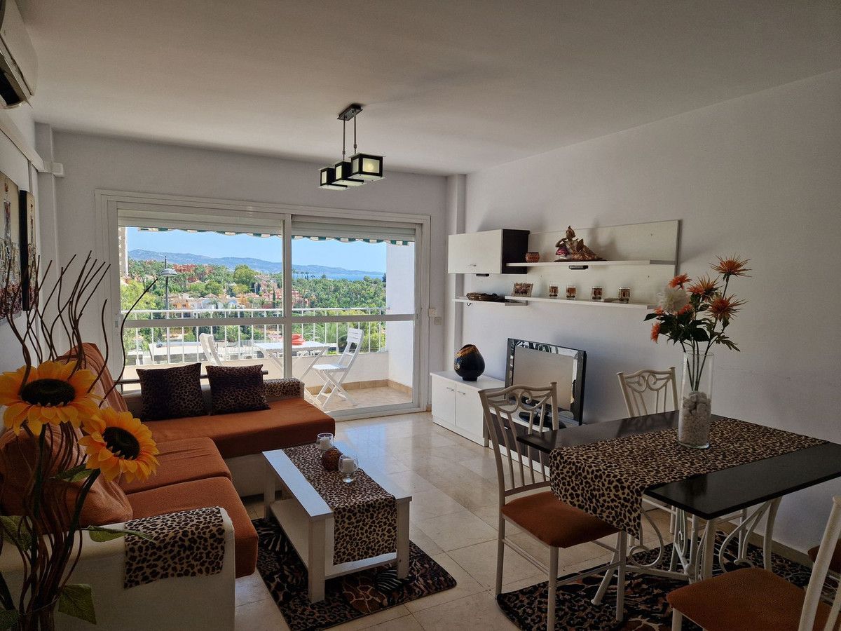Wohnung in mittlerer Etage in Nueva Andalucía, Nueva Andalucía, 5/12