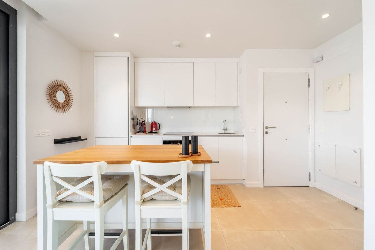 Apartamento en planta media en Fuengirola, Fuengirola, 4/12