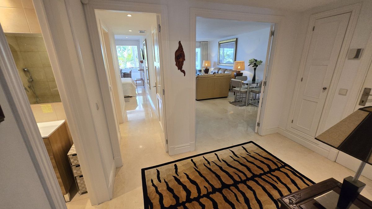 Middle Floor Apartment in The Golden Mile, The Golden Mile, 11/12