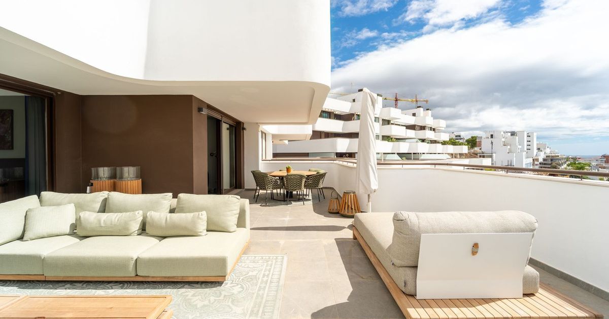 Квартира на среднем этаже в Estepona, Estepona, 2/12