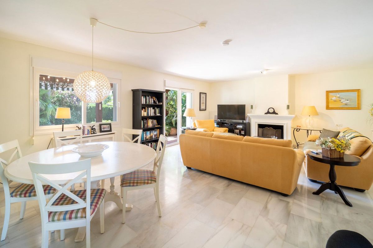 Detached Villa in Marbesa, Marbesa, 5/12