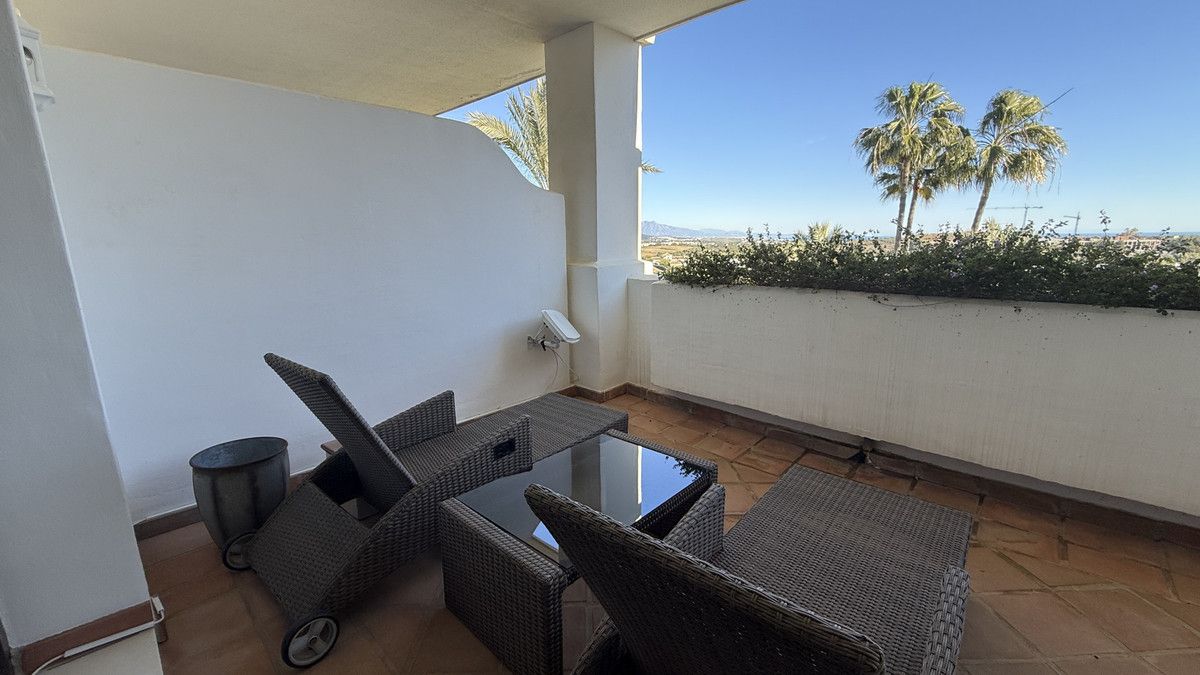 Appartement op de middelste verdieping in Casares, Casares, 8/12
