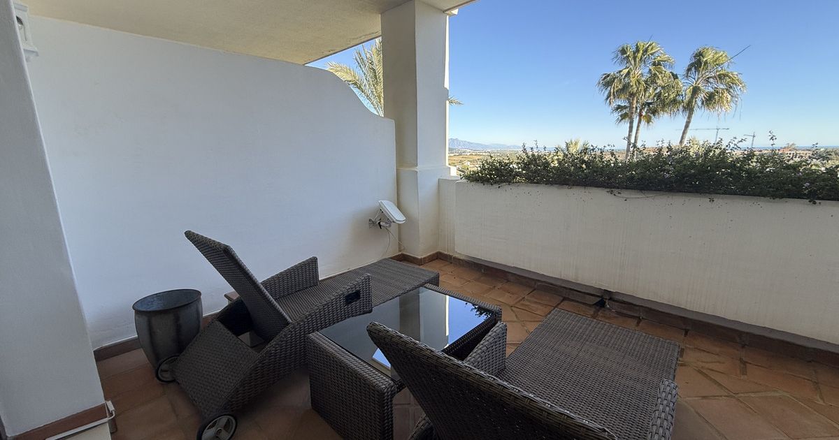 Appartement op de middelste verdieping in Casares, Casares, 8/12