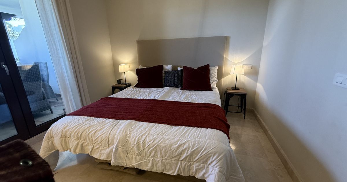 Appartement op de middelste verdieping in Casares, Casares, 9/12
