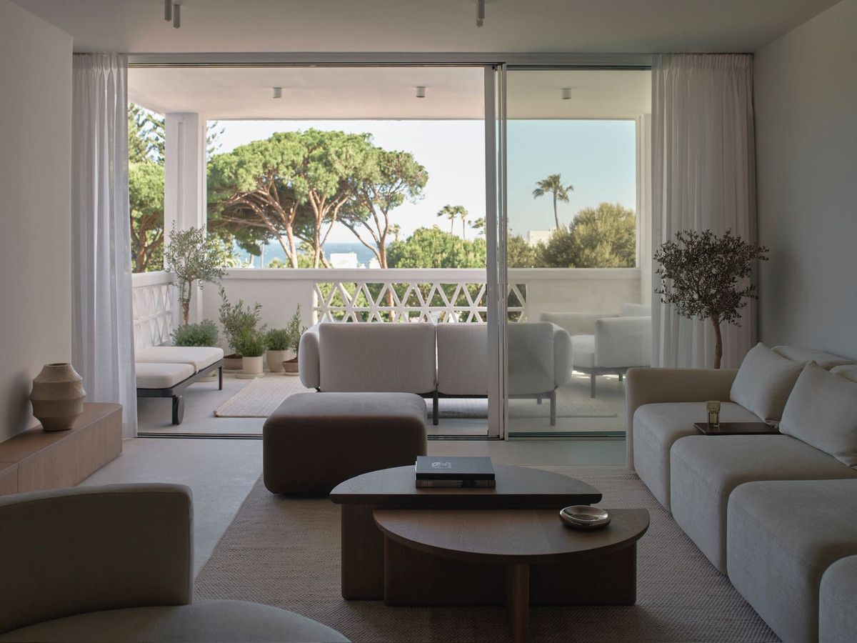 Apartament na środkowym piętrze w Puerto Banús, Puerto Banús, 2/12