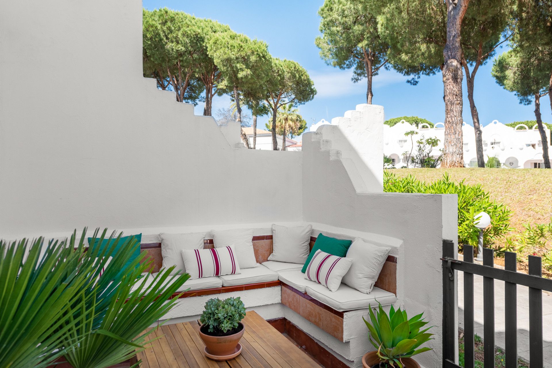Town House w Marbella East, Cabopino, Marbella East, 7/12