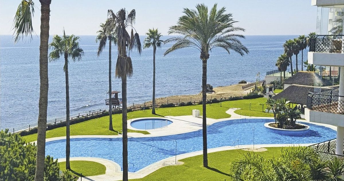 Middle Floor Apartment in Calahonda, Calahonda, 2/12