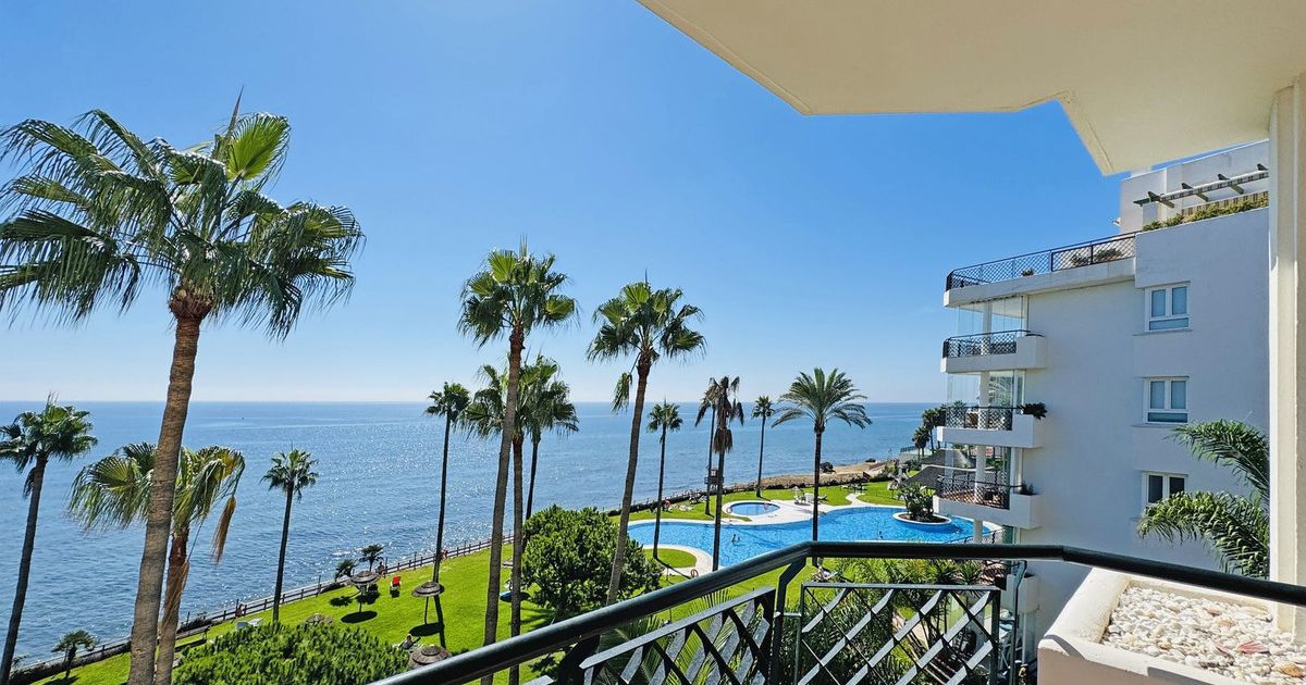 Middle Floor Apartment in Calahonda, Calahonda, 11/12