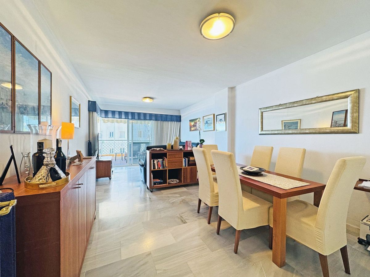 Middle Floor Apartment in Calahonda, Calahonda, 3/12