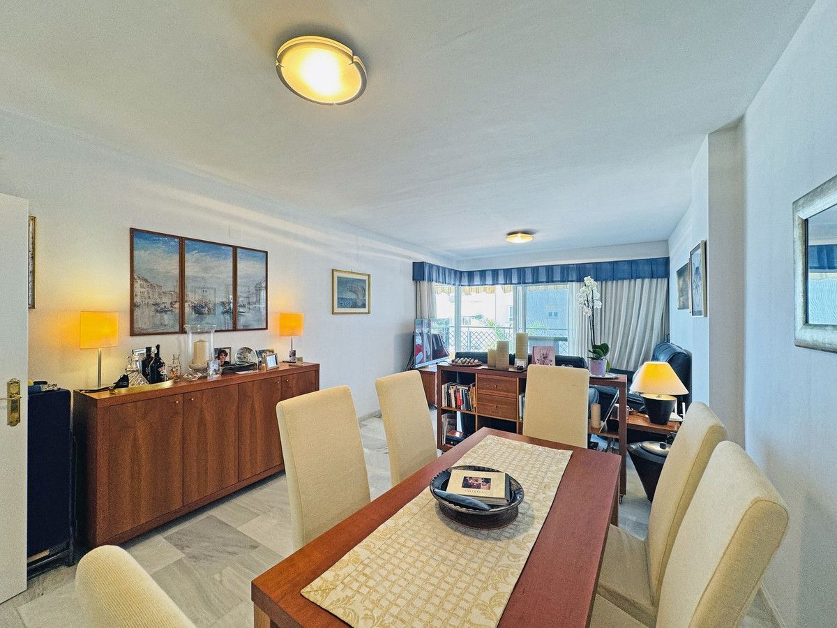 Middle Floor Apartment in Calahonda, Calahonda, 7/12