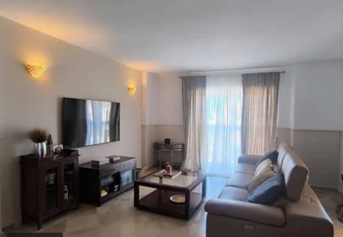 Middenverdieping appartement in Calahonda, Calahonda, 4/12