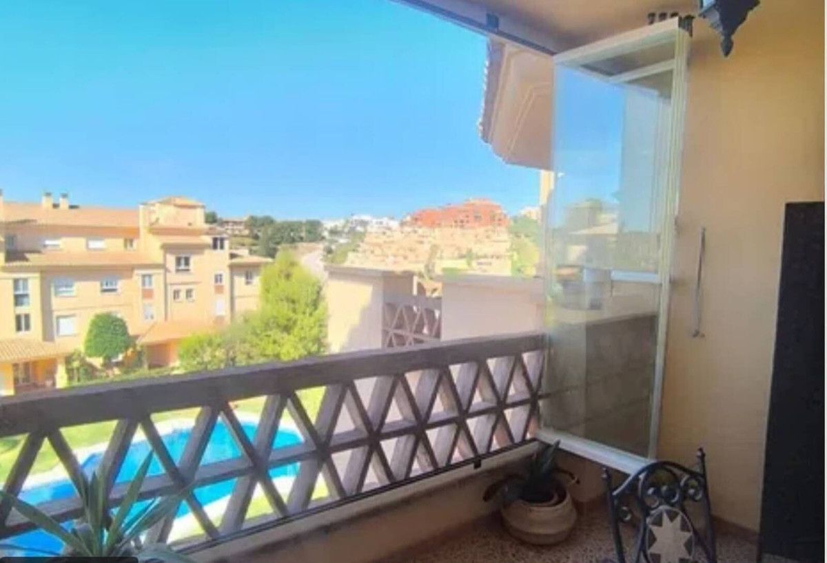Middenverdieping appartement in Calahonda, Calahonda, 7/12