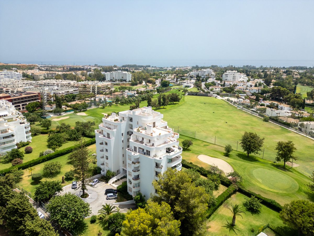 Middle Floor Apartment in Guadalmina Alta, Guadalmina Alta, 1/12