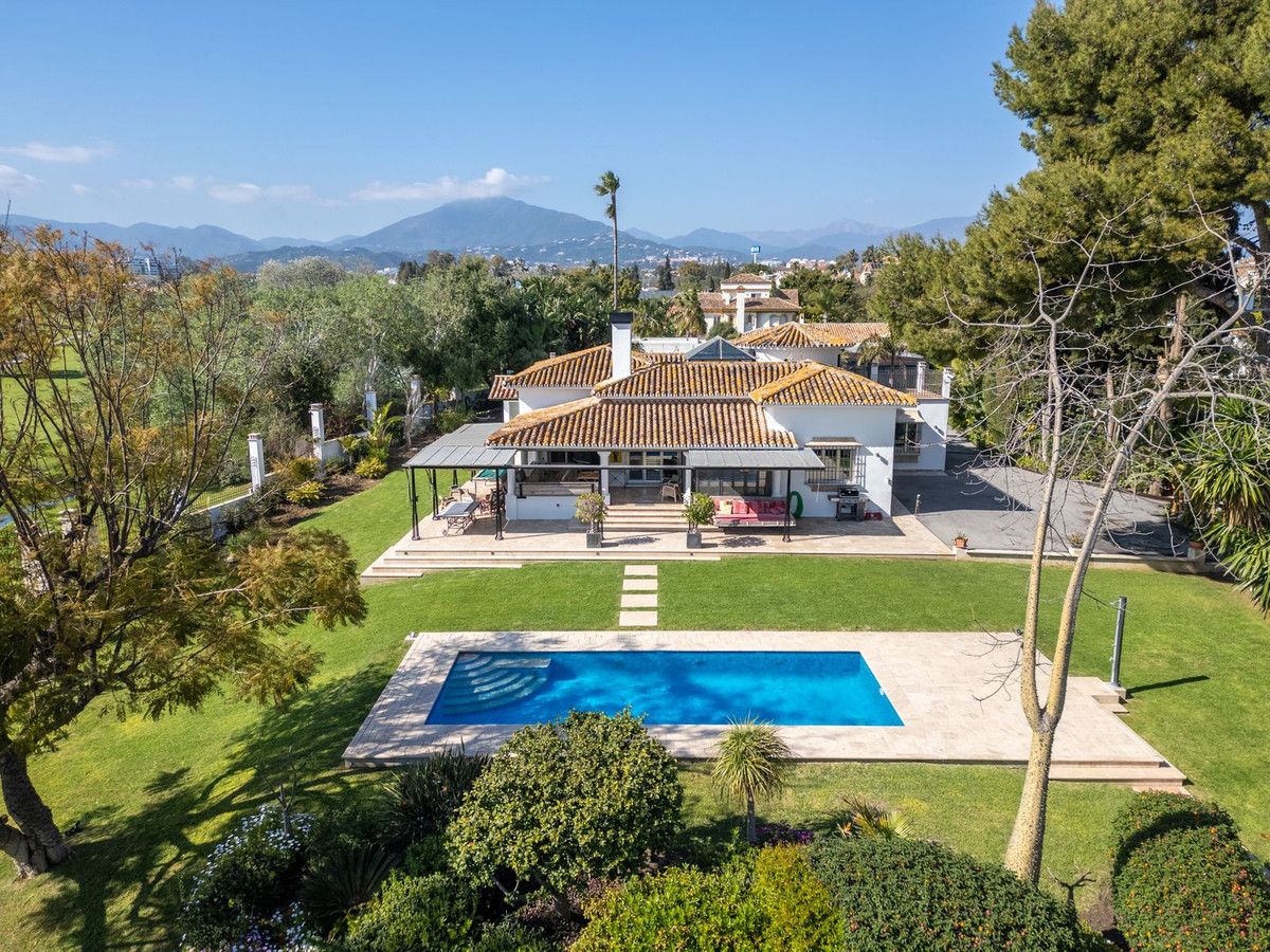 Detached Villa in San Pedro de Alcántara, San Pedro de Alcántara, 2/12