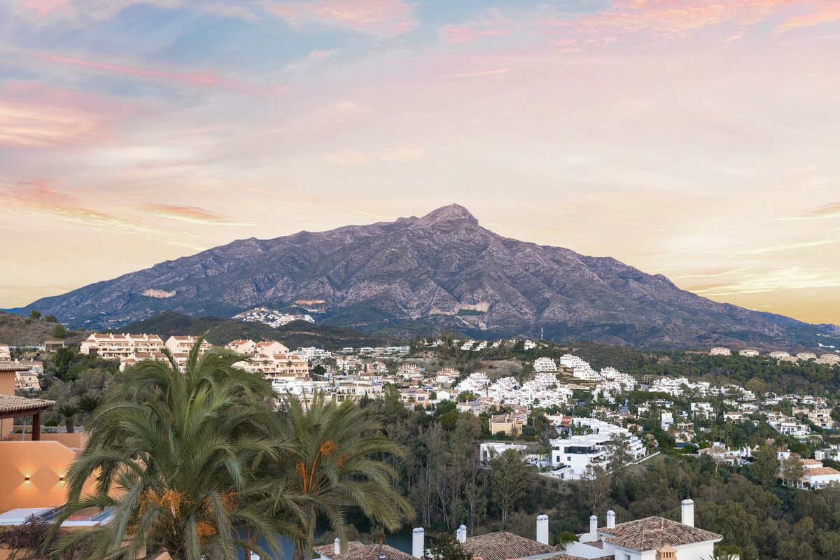 Takvåning i etage i Nueva Andalucía, Nueva Andalucía, 9/12