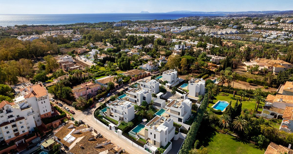 Вилла в Estepona, Atalaya Golf, Estepona, 1/8