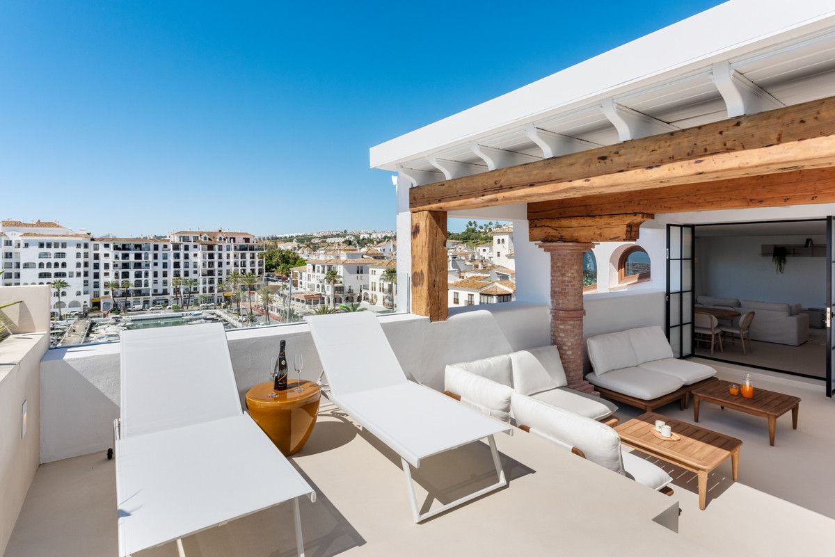 Penthouse Duplex in La Duquesa, La Duquesa, 1/12