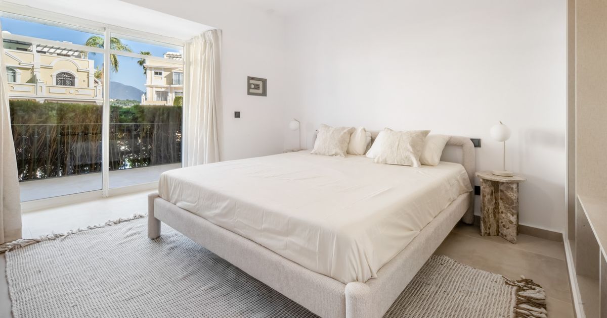 Apartment in Nueva Andalucia, Nueva Andalucia, 5/12