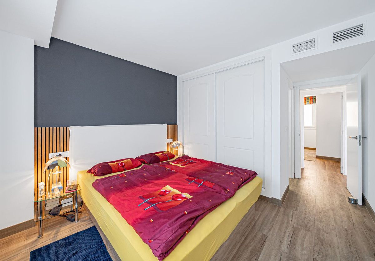 Квартира на среднем этаже в Elviria, Elviria, 12/12