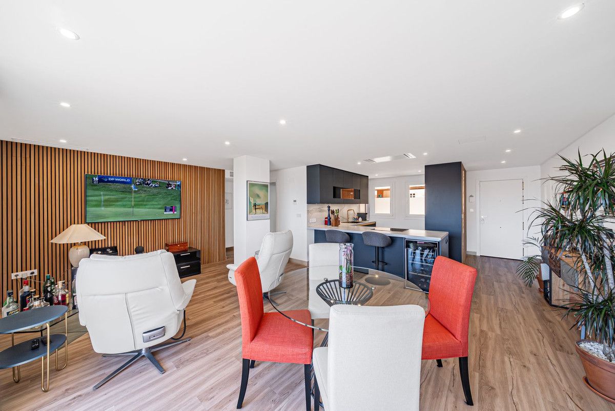 Квартира на среднем этаже в Elviria, Elviria, 4/12
