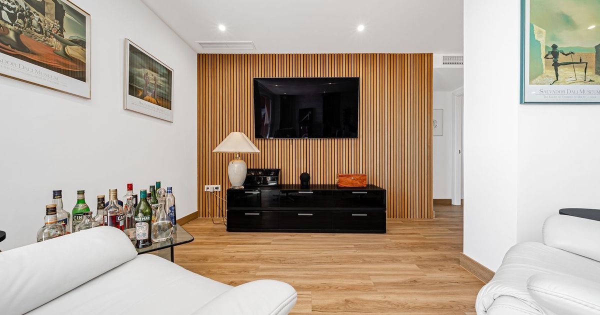 Квартира на среднем этаже в Elviria, Elviria, 6/12