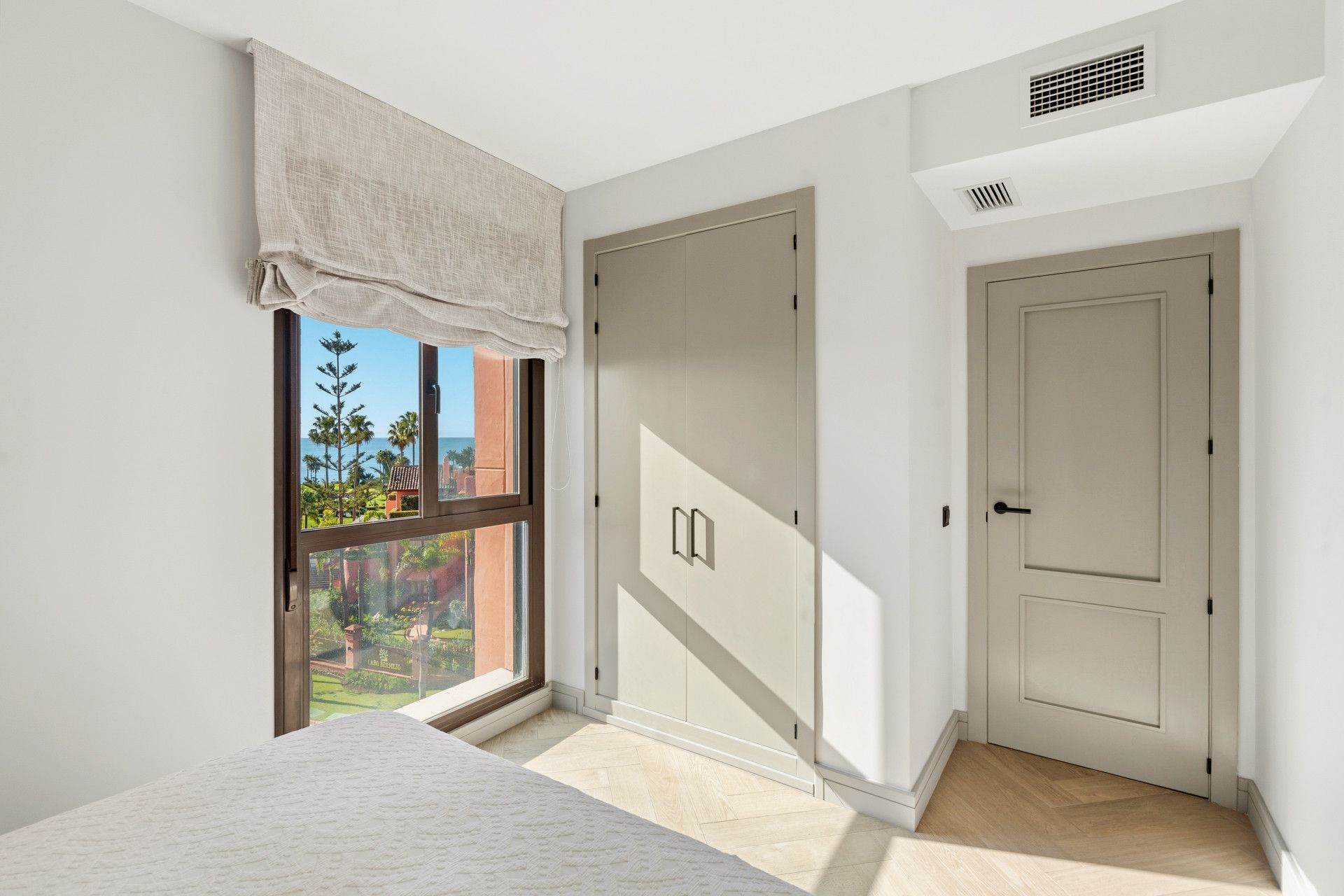 Duplex Penthouse in Estepona, Beach Side New Golden Mile, Estepona, 12/12