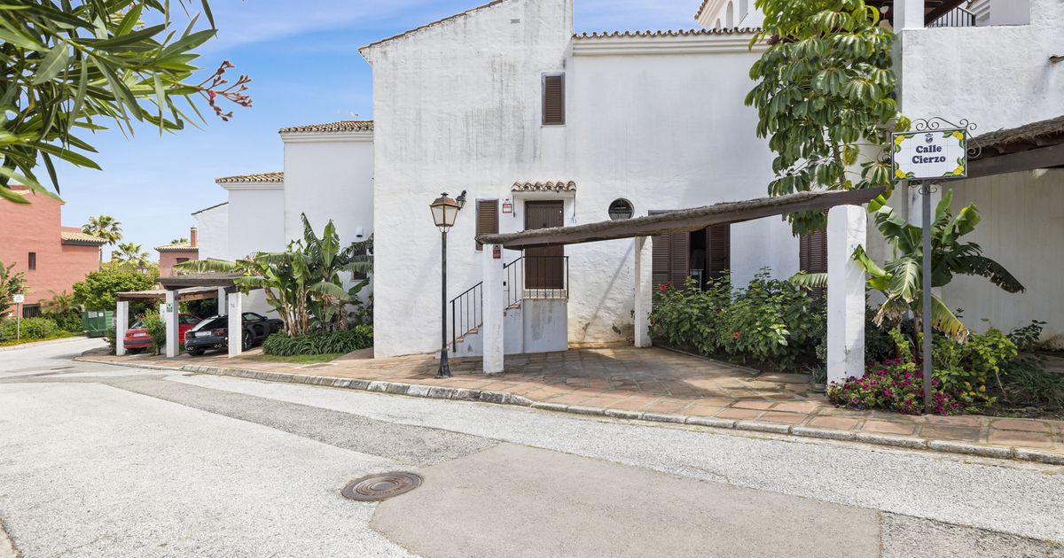 Herenhuis in Estepona, Bahia Azul, Estepona, 4/12