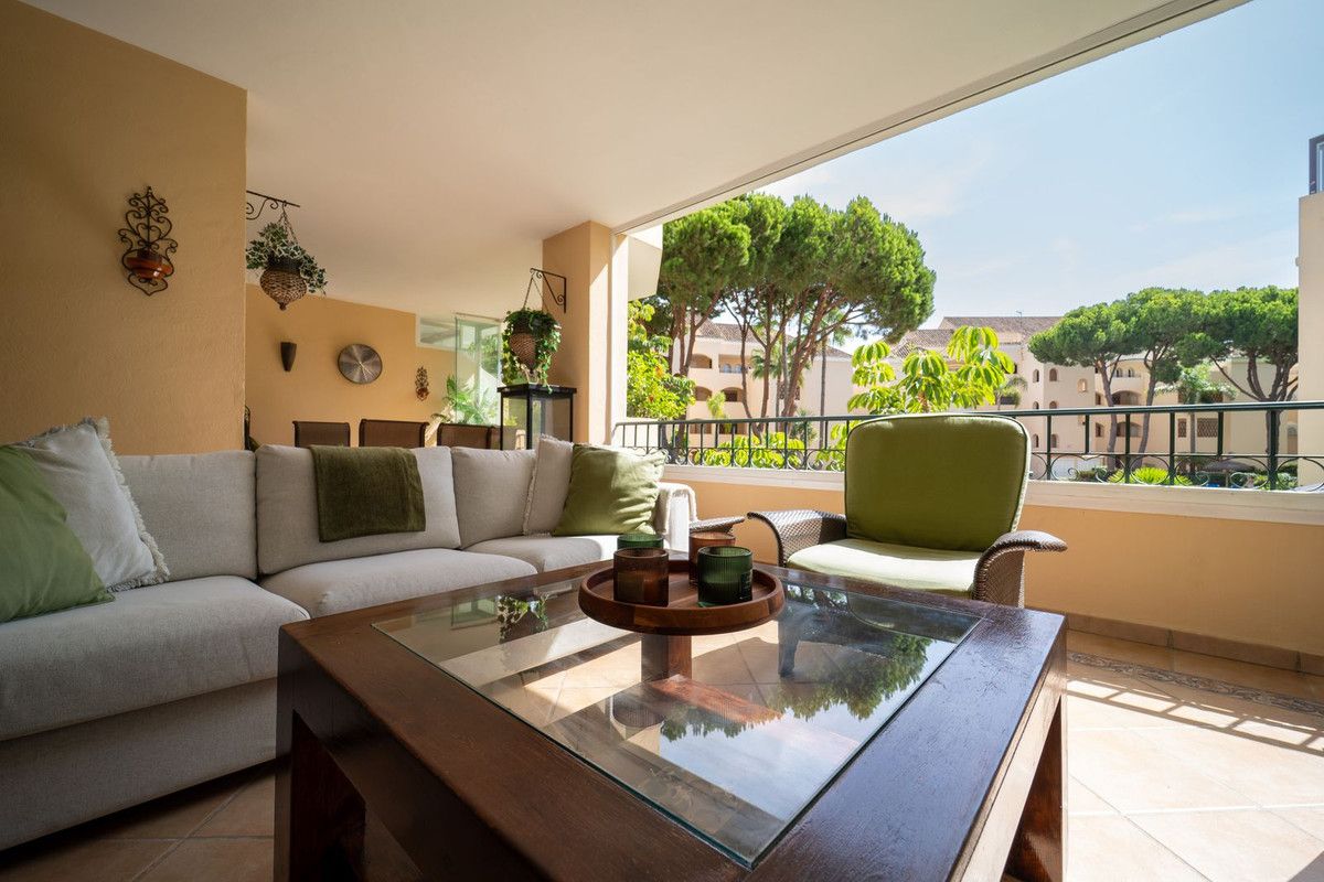 Appartement au premier étage à Elviria, Elviria, 1/12