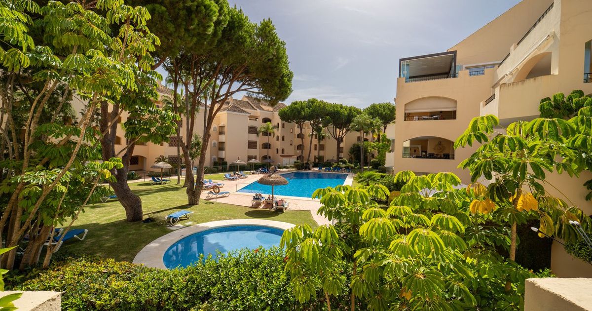 Appartement au premier étage à Elviria, Elviria, 2/12