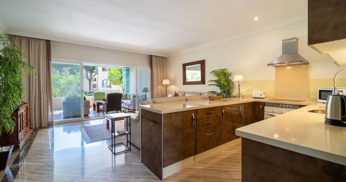 Appartement au premier étage à Elviria, Elviria, 4/12