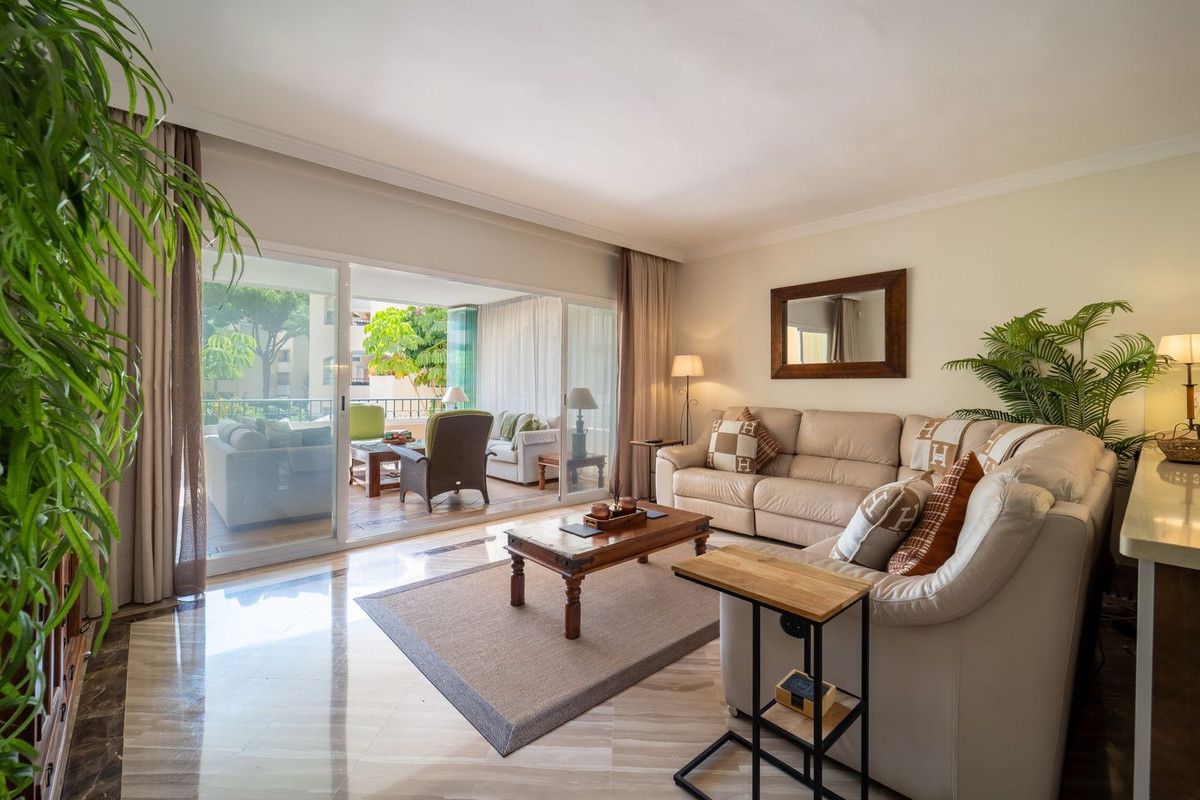 Appartement au premier étage à Elviria, Elviria, 9/12
