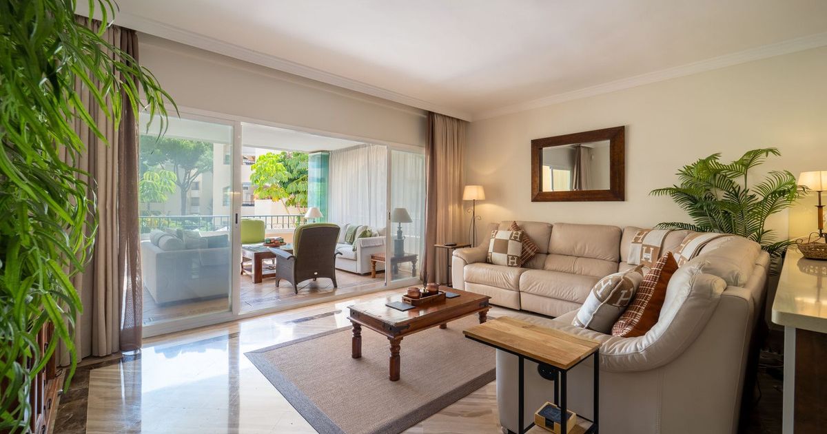 Appartement au premier étage à Elviria, Elviria, 9/12