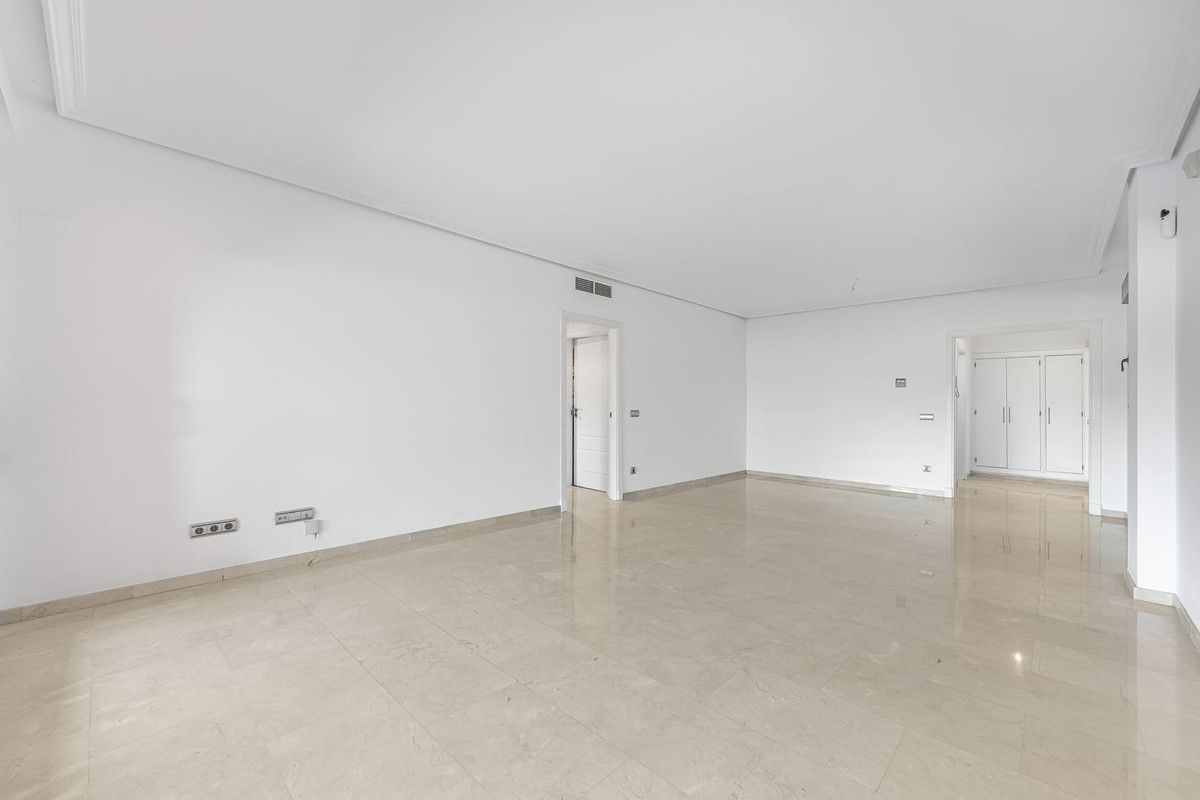 Ground Floor Apartment in Casares, Casares, 11/12