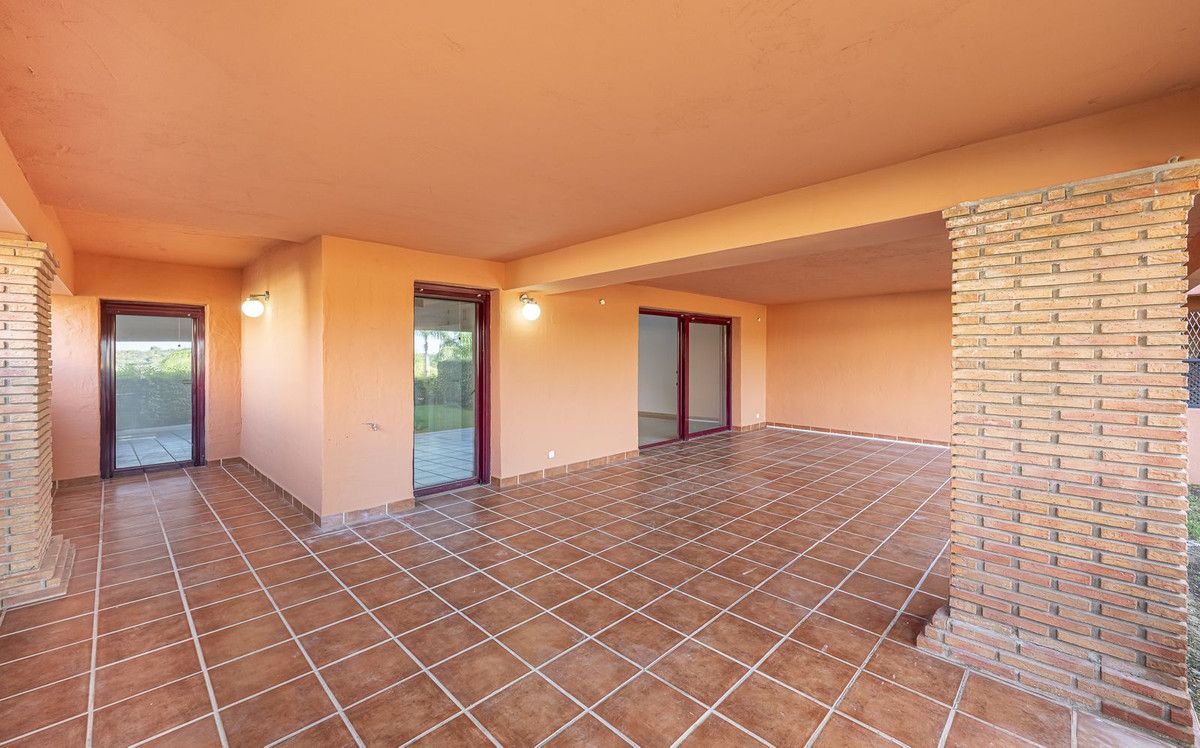 Ground Floor Apartment in Casares, Casares, 5/12