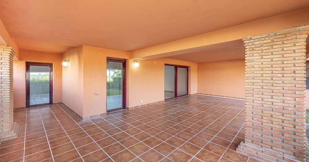 Ground Floor Apartment in Casares, Casares, 5/12