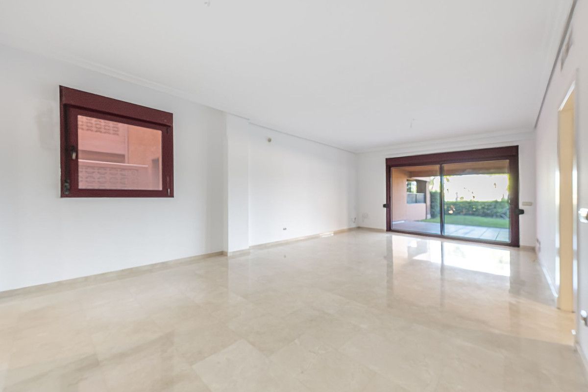 Ground Floor Apartment in Casares, Casares, 9/12