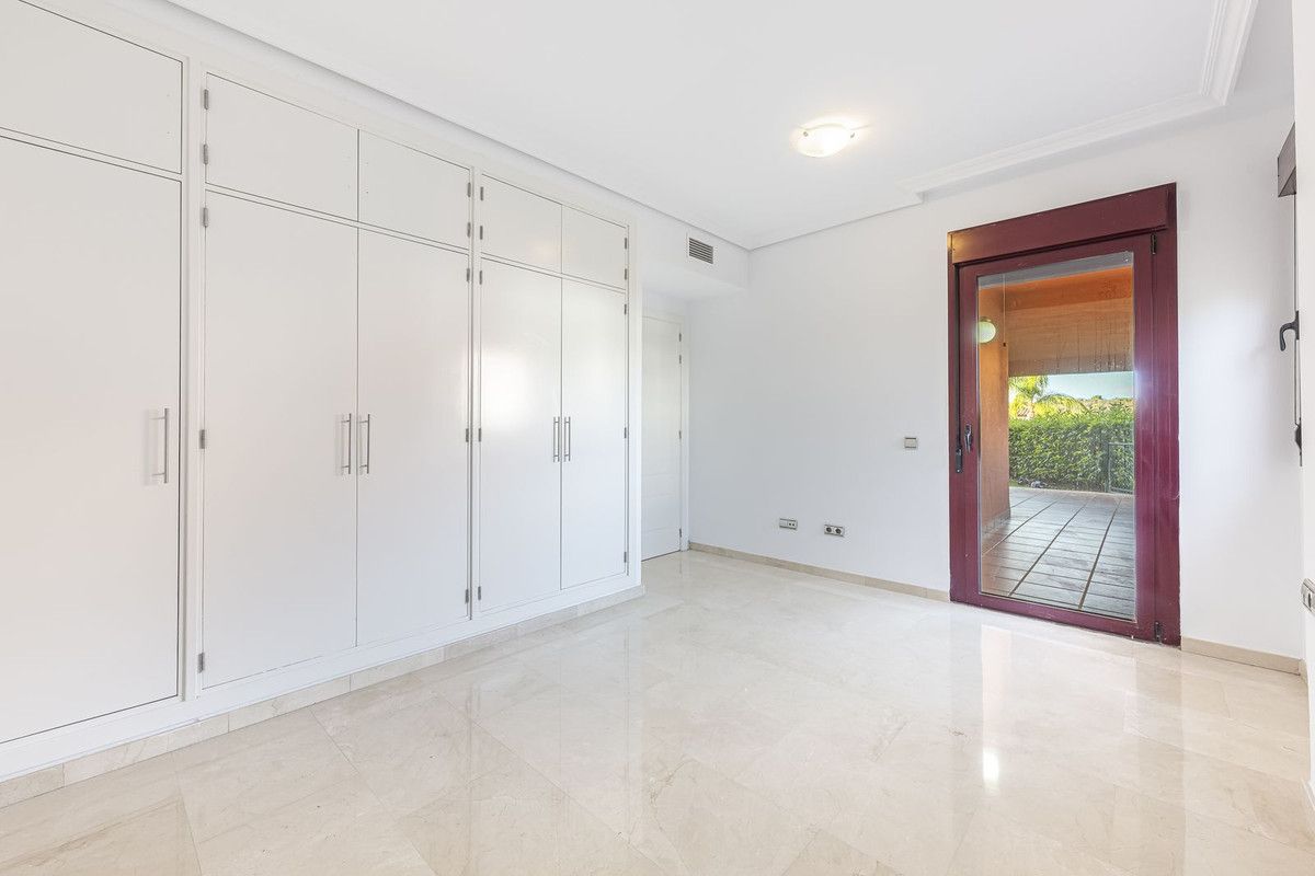 Ground Floor Apartment in Casares, Casares, 10/12