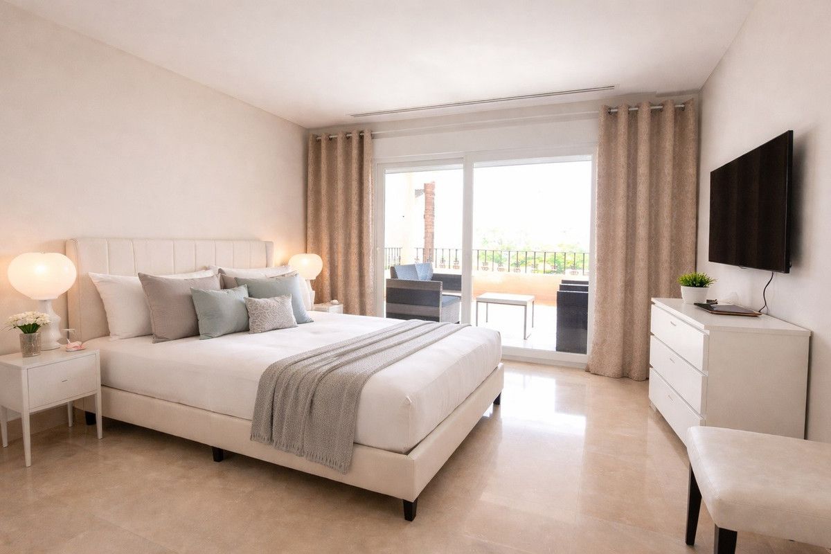 Apartamento en planta media en Nueva Andalucía, Nueva Andalucía, 4/12