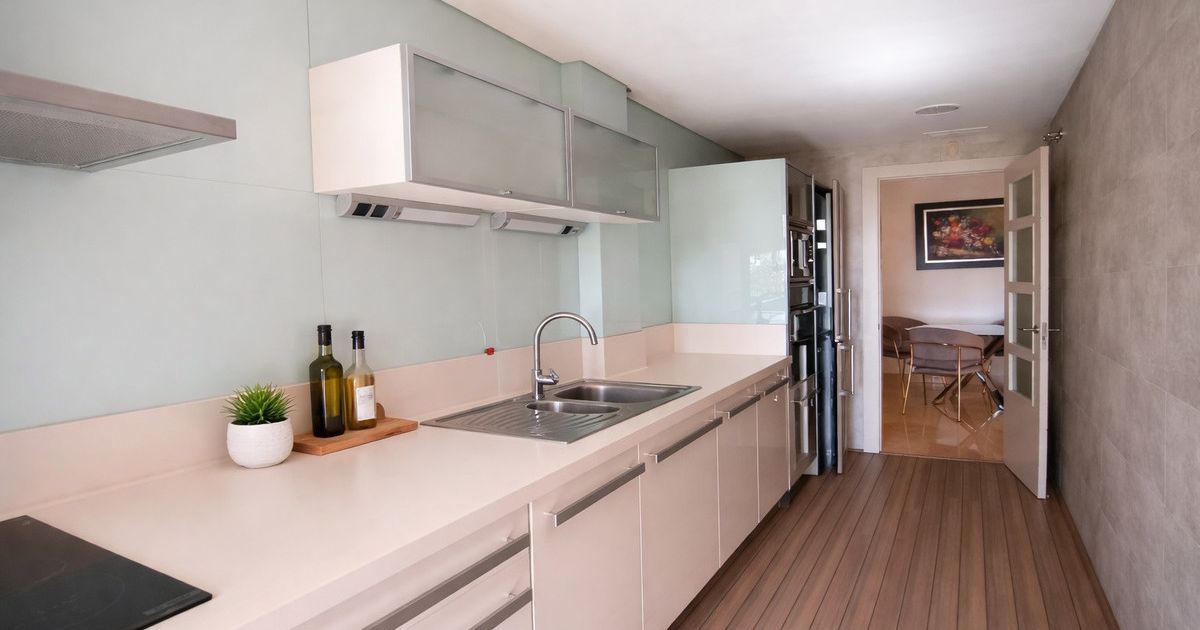 Apartamento en planta media en Nueva Andalucía, Nueva Andalucía, 8/12