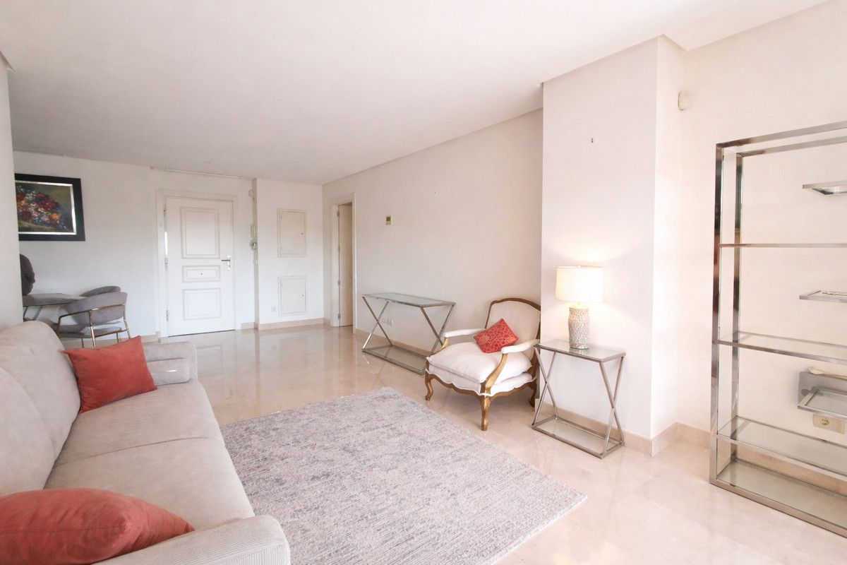 Apartamento en planta media en Nueva Andalucía, Nueva Andalucía, 9/12