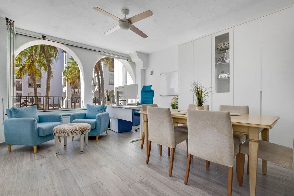Apartamento en planta media en Torremolinos, Torremolinos, 12/12