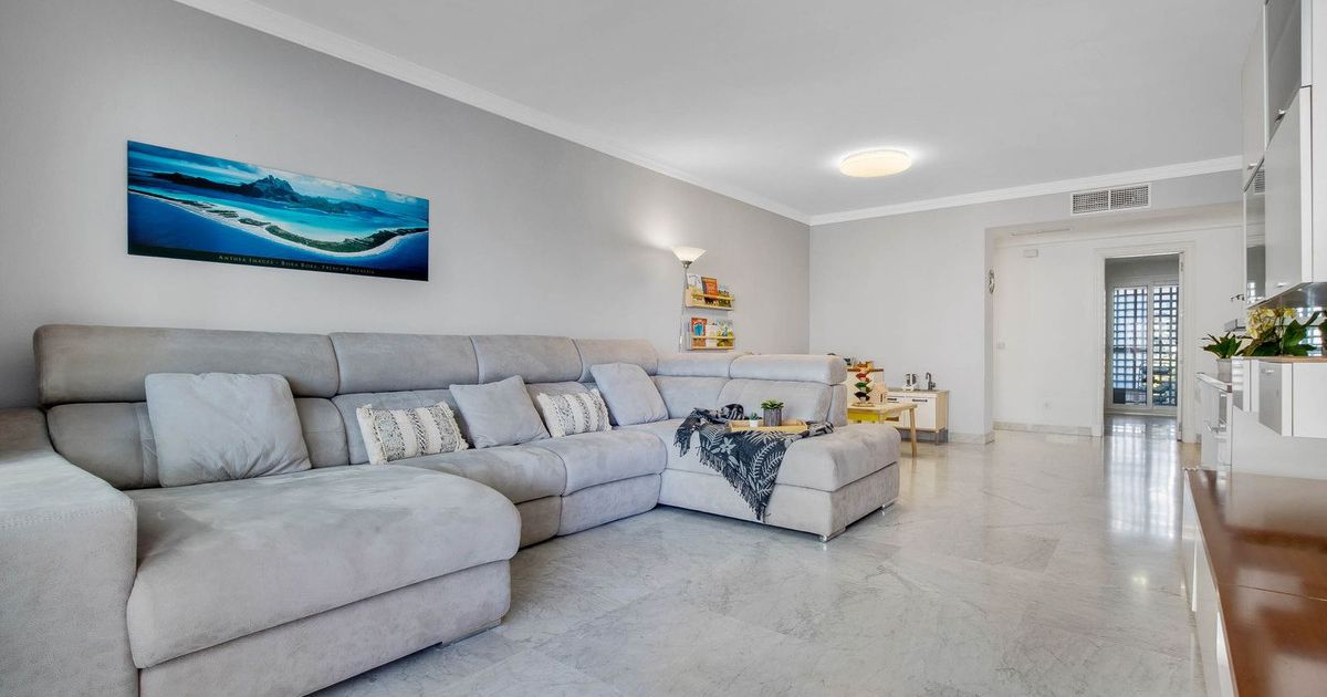 Apartamento en planta media en Torremolinos, Torremolinos, 3/12