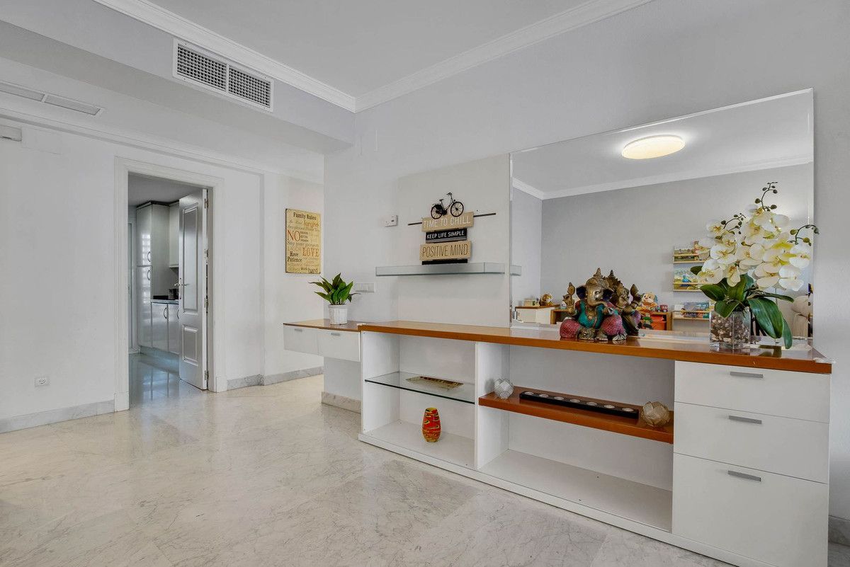 Apartamento en planta media en Torremolinos, Torremolinos, 6/12