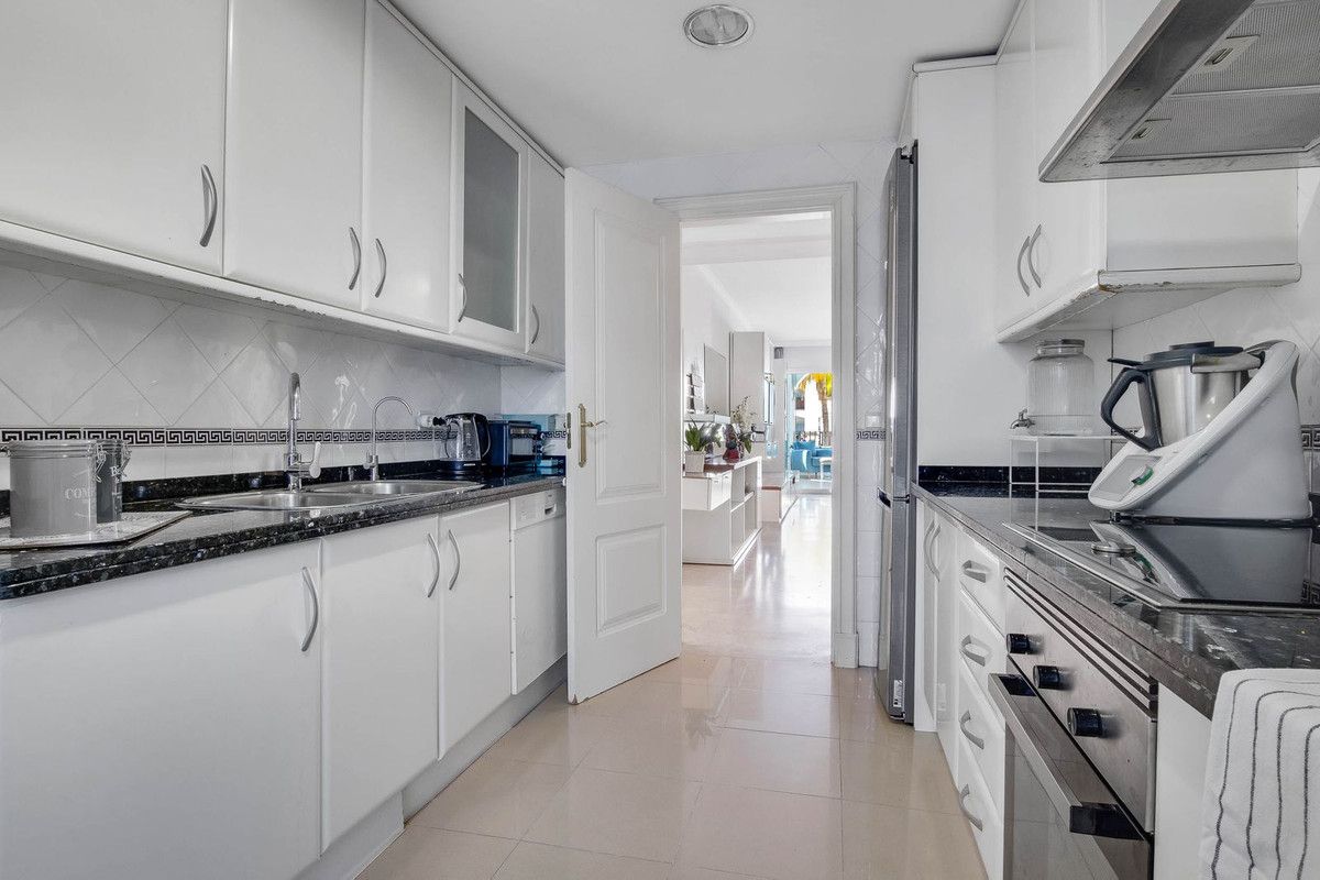 Apartamento en planta media en Torremolinos, Torremolinos, 9/12
