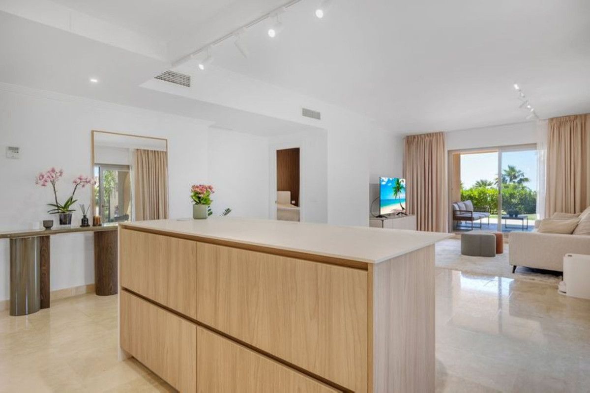 Appartement op de begane grond in Benahavís, Benahavís, 8/12