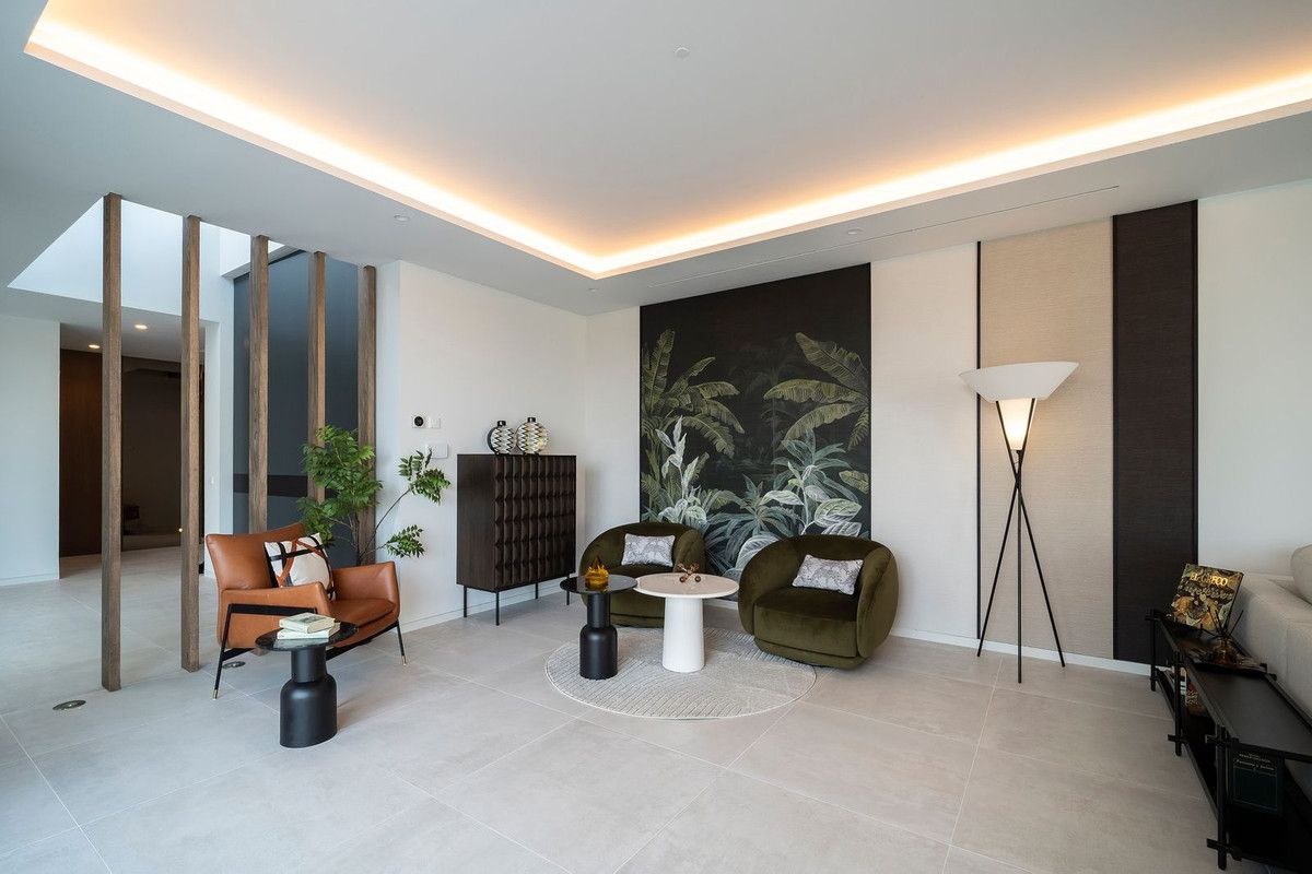 Detached Villa in El Paraiso, El Paraiso, 12/12