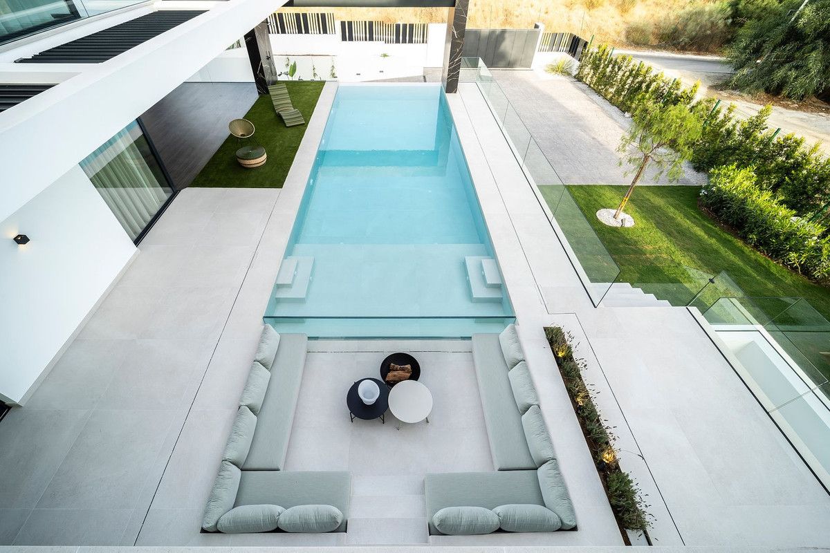 Detached Villa in El Paraiso, El Paraiso, 4/12