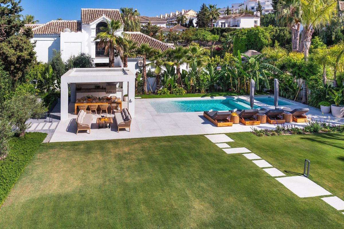 Villa in Nueva Andalucia, Nueva Andalucia, 2/12