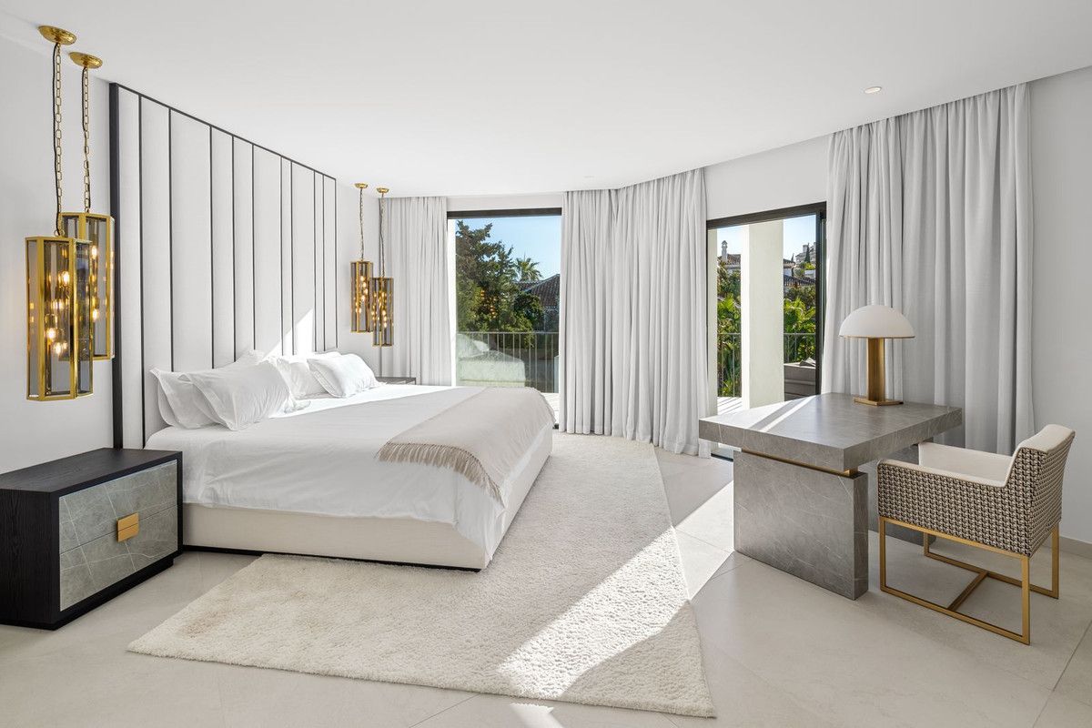 Villa in Nueva Andalucia, Nueva Andalucia, 12/12
